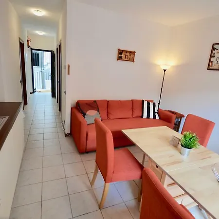 Apartment Camelia 21