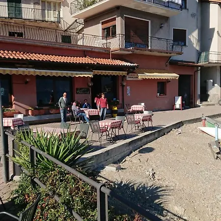 Apartment Camelia 21 *